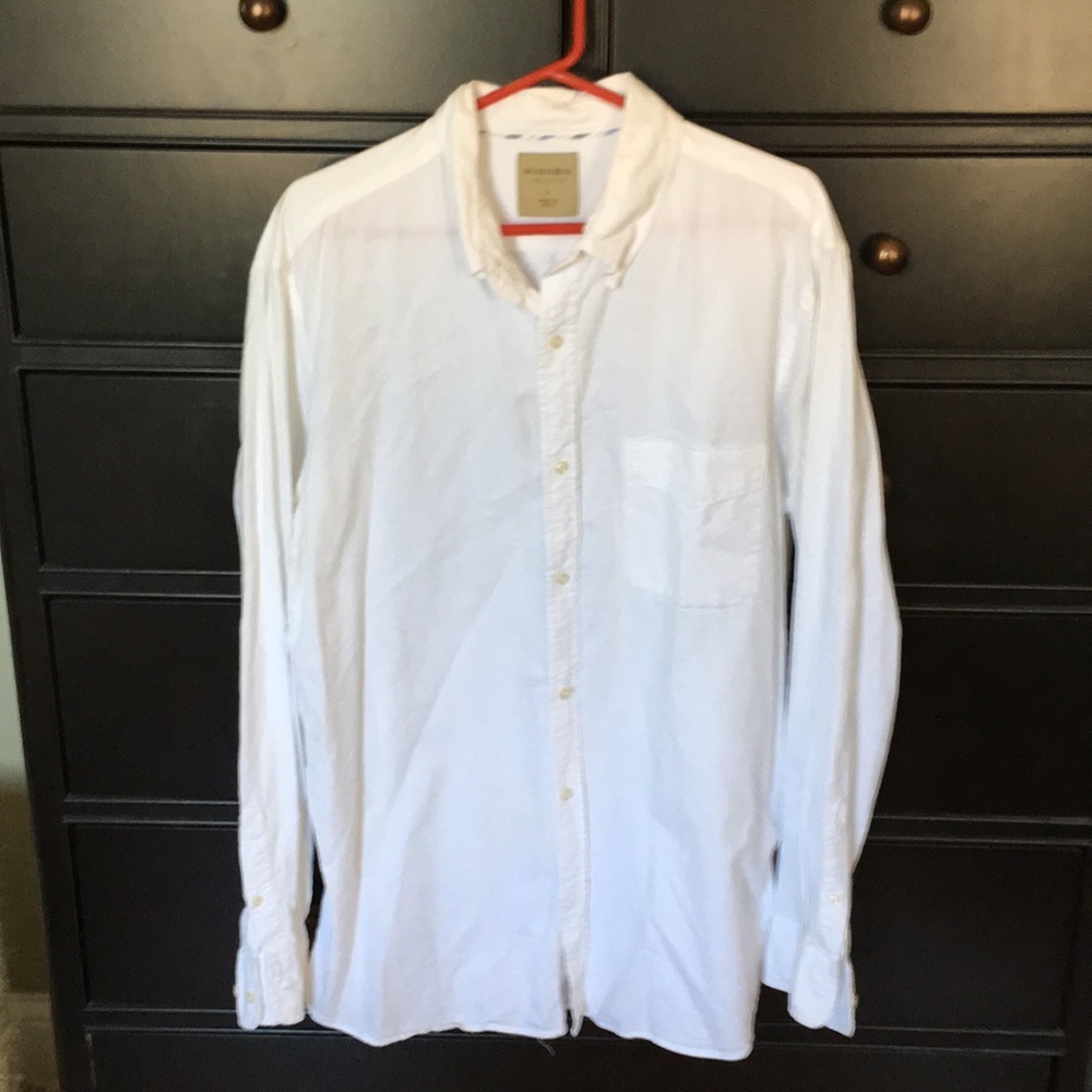 Men’s white button down